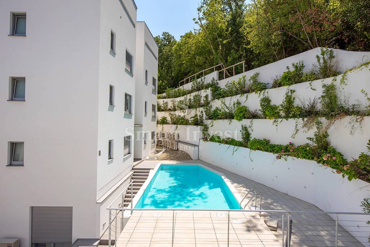 OPATIJA, luksuzno 5-sobno stanovanje s pogledom na morje