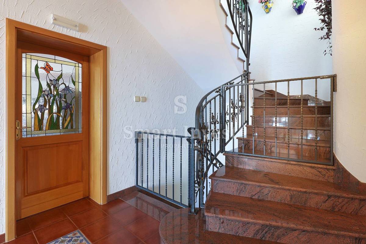 Hiša Bregi, Matulji, 430m2