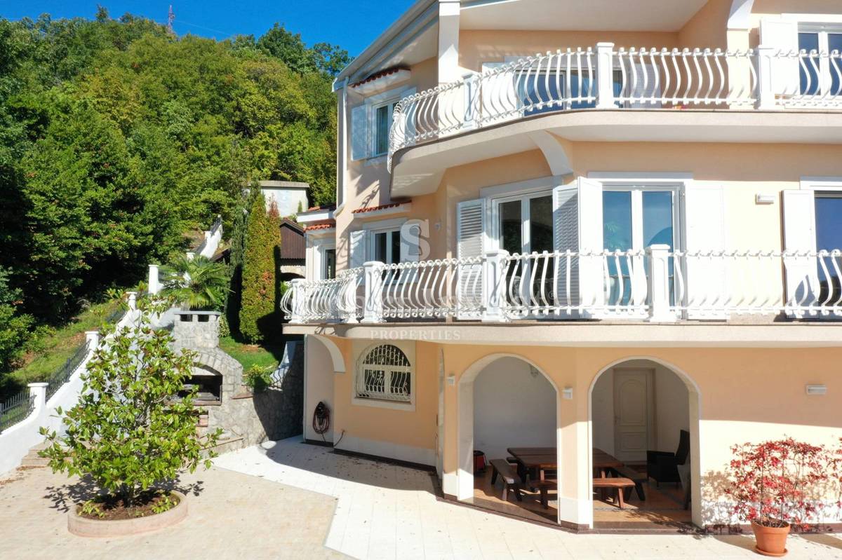 Hiša Bregi, Matulji, 430m2