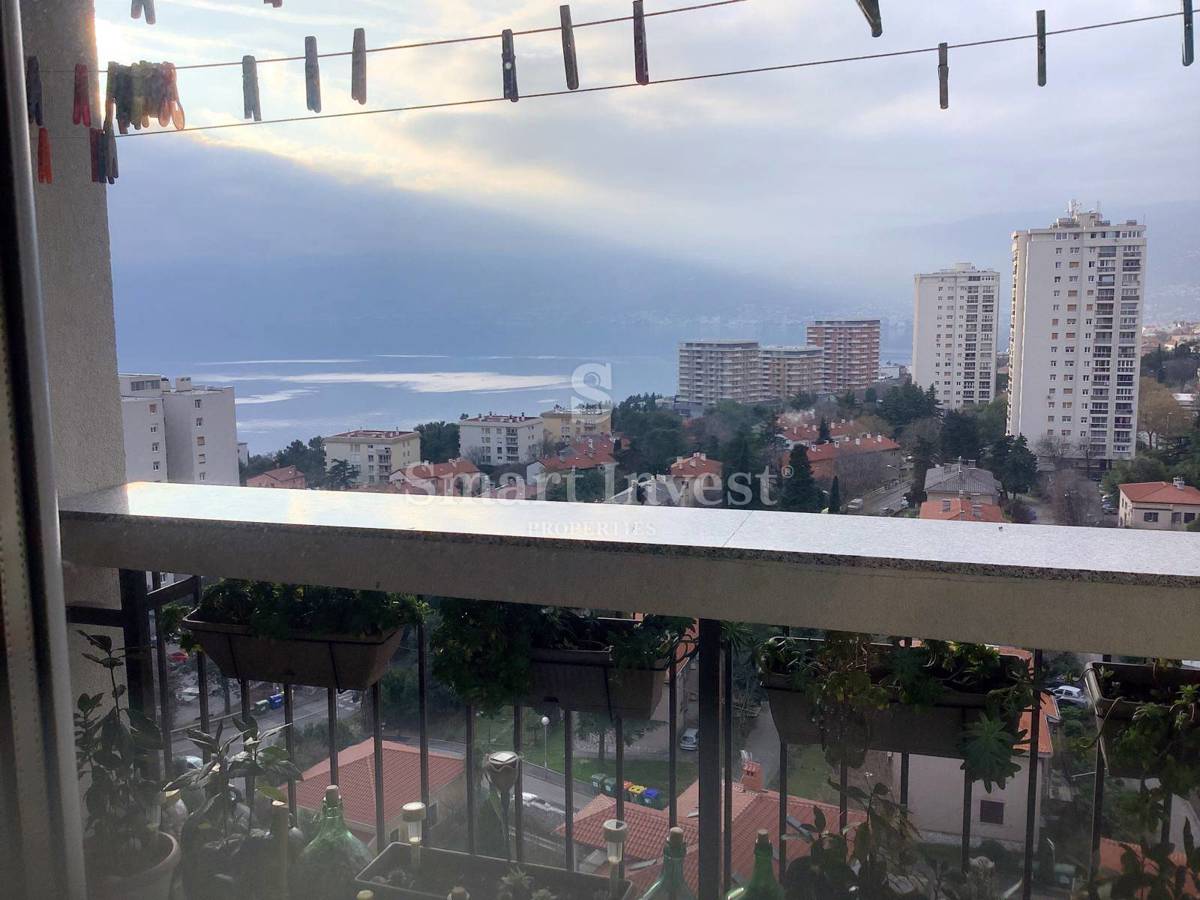 RIJEKA - DONJI ZAMET, prenovljeno stanovanje s pogledom na morje