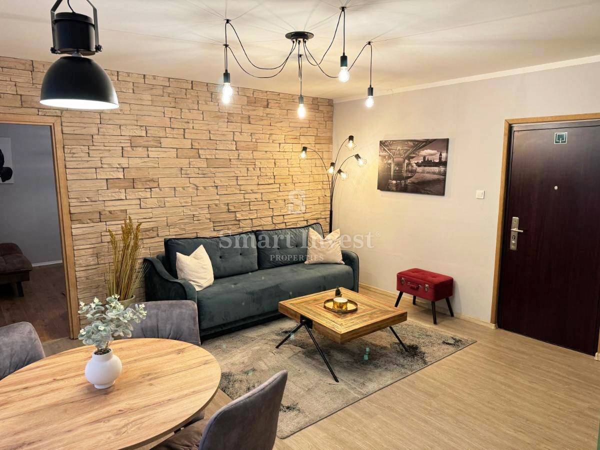 RIJEKA - CENTER, dva apartmaja z uveljavljeno dejavnostjo turističnega oddajanja