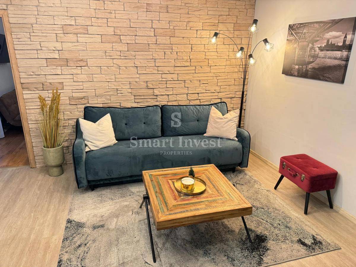 RIJEKA - CENTER, dva apartmaja z uveljavljeno dejavnostjo turističnega oddajanja