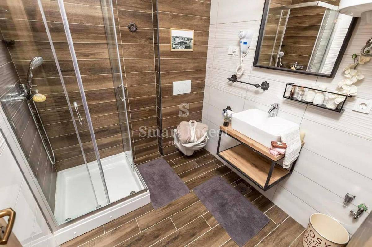 RIJEKA - CENTER, dva apartmaja z uveljavljeno dejavnostjo turističnega oddajanja