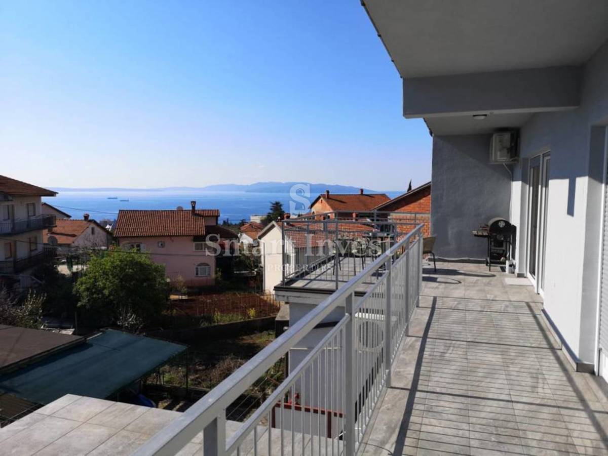 RIJEKA - ZAMET, 4-s stanovanje z dvoriščem in parkiriščem