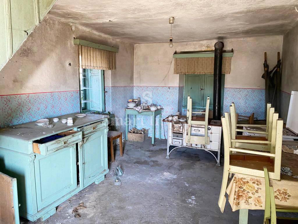 MATULJI - ŠAPJANE, 4 starih hiš za obnovo, 248 m2 zemljišča, prodamo