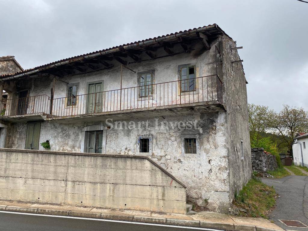 MATULJI - ŠAPJANE, 4 starih hiš za obnovo, 248 m2 zemljišča, prodamo