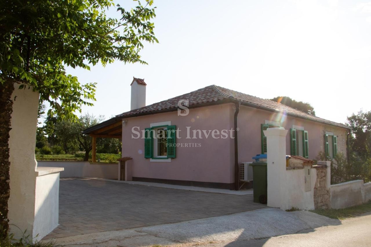 ISTRA - BARBAN, prenovljena kamnita hiša 5 km od morja