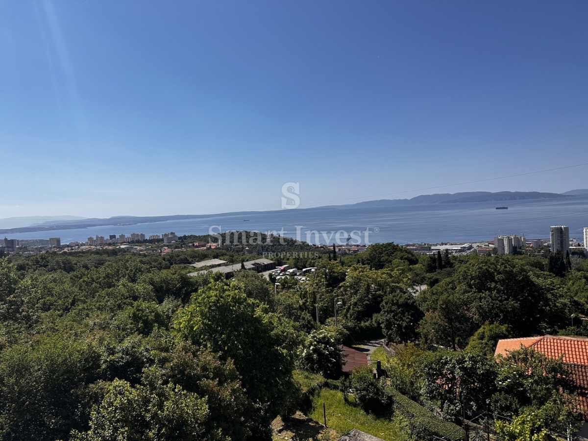 RIJEKA - PULAC, luksuzno stanovanje z bazenom in pogledom na morje!