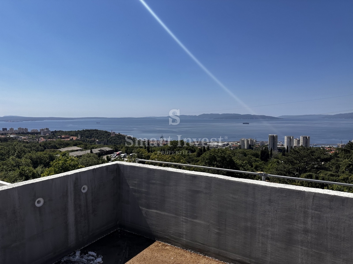 RIJEKA - PULAC, luksuzno stanovanje z bazenom in pogledom na morje!