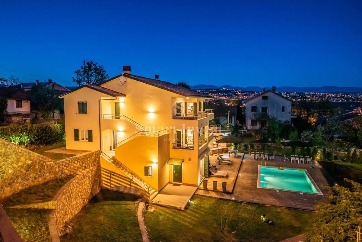 OPATIJA - POBRI, Luksuzna vila z bazenom in pogledom na morje, prodamo
