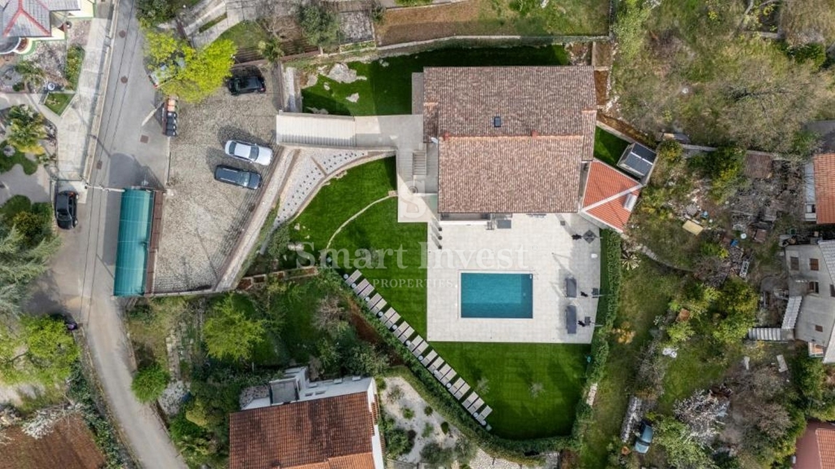 OPATIJA - POBRI, Luksuzna vila z bazenom in pogledom na morje, prodamo
