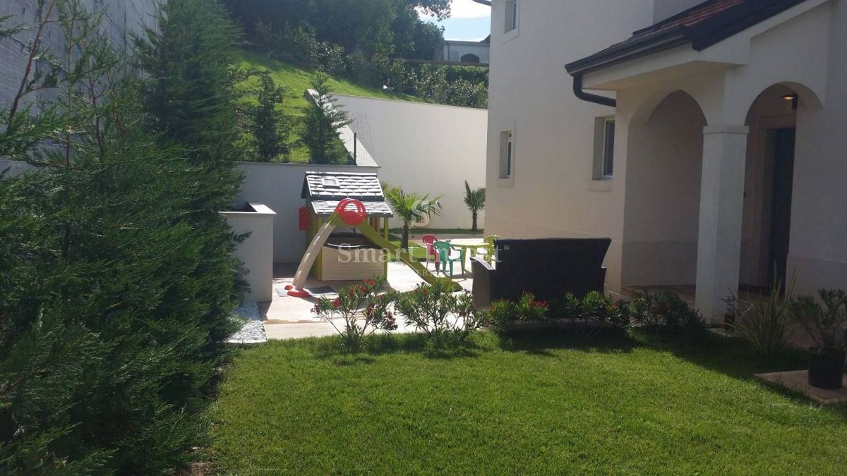 Hiša Bregi, Matulji, 235m2