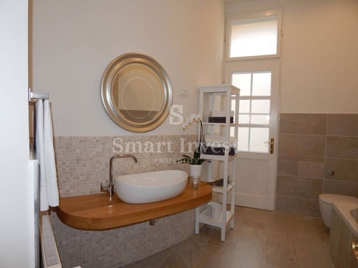 ISTRIA - PULA, Renovated apartment in Austro-Hungarian villa
