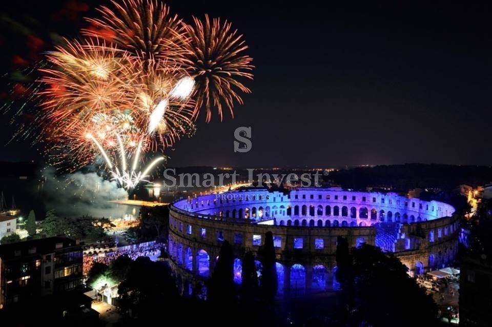 ISTRIA - PULA, Renovated apartment in Austro-Hungarian villa