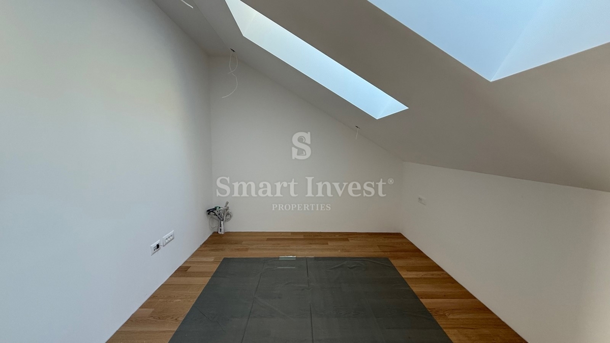 OPATIJA, penthouse s pogledom na morje in garažo (A9)
