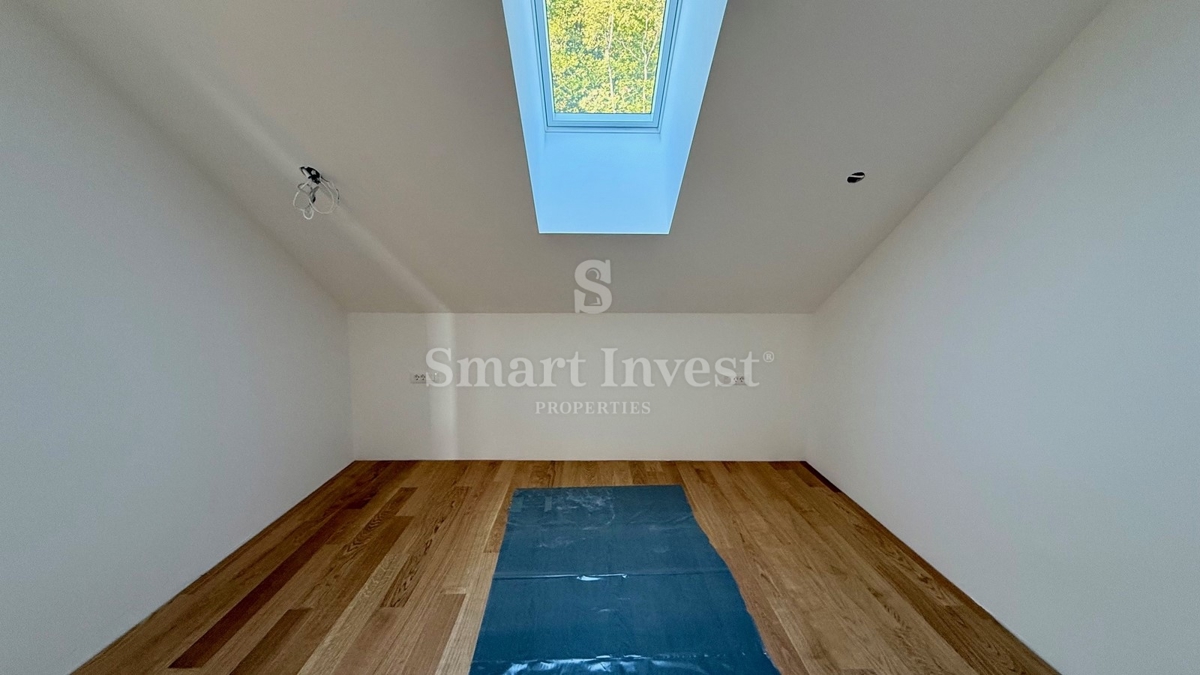 OPATIJA, penthouse s pogledom na morje in garažo (A9)