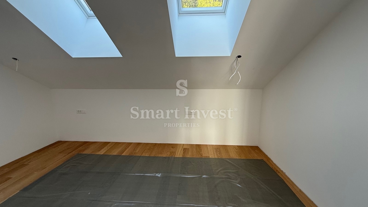 OPATIJA, penthouse s pogledom na morje in garažo (A9)