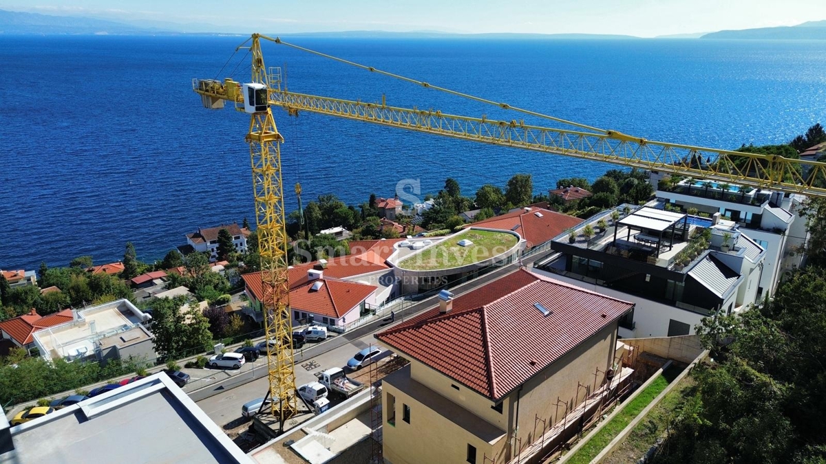 OPATIJA, penthouse s pogledom na morje in garažo (A9)