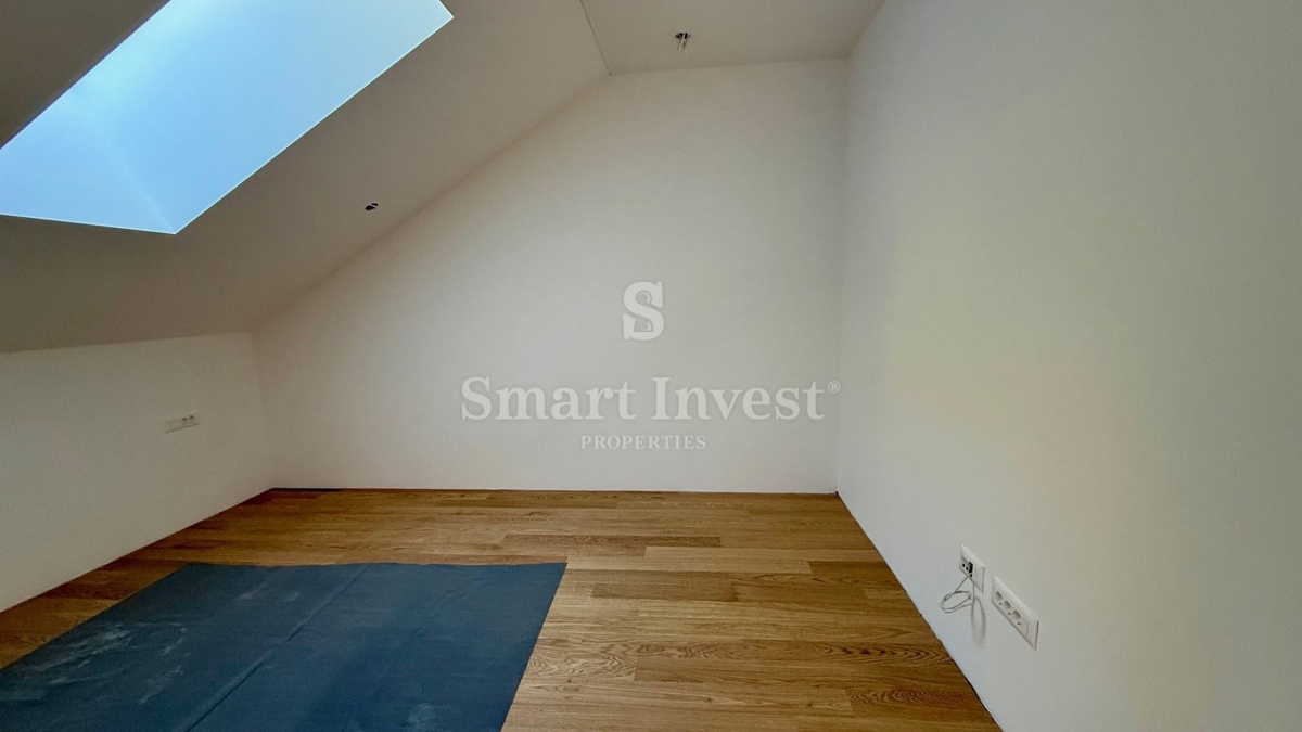 OPATIJA, penthouse s pogledom na morje in garažo (A9)