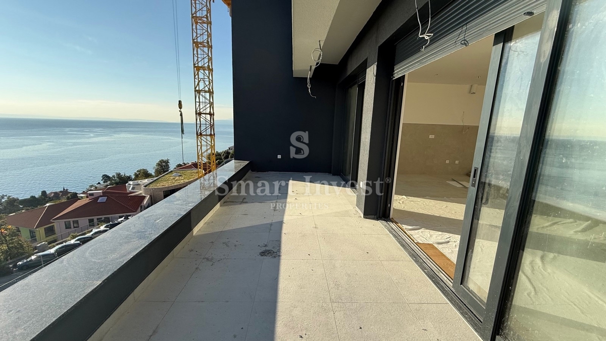 OPATIJA, penthouse s pogledom na morje in garažo (A9)