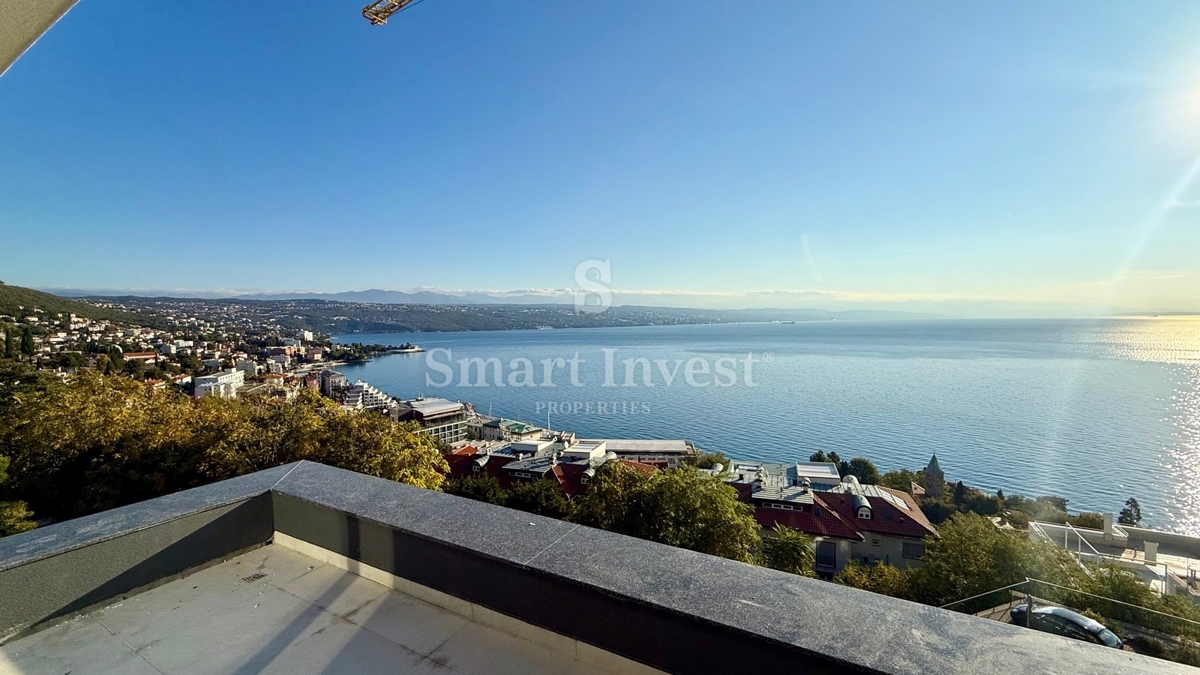 OPATIJA, penthouse s pogledom na morje in garažo (A9)