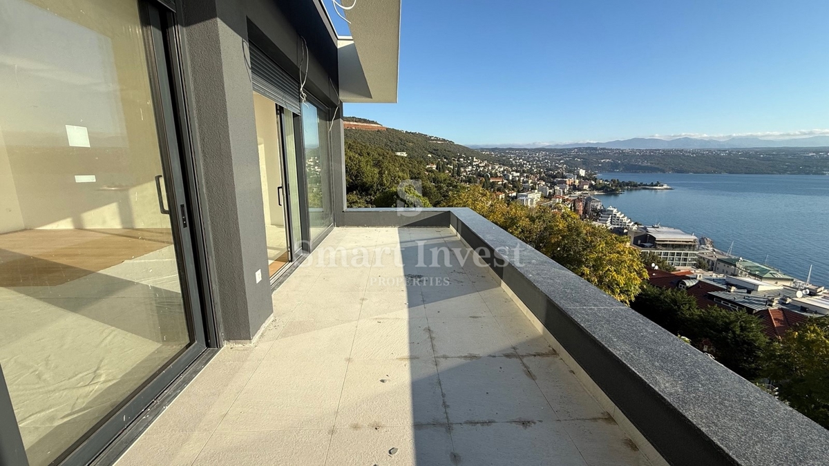 OPATIJA, penthouse s pogledom na morje in garažo (A9)