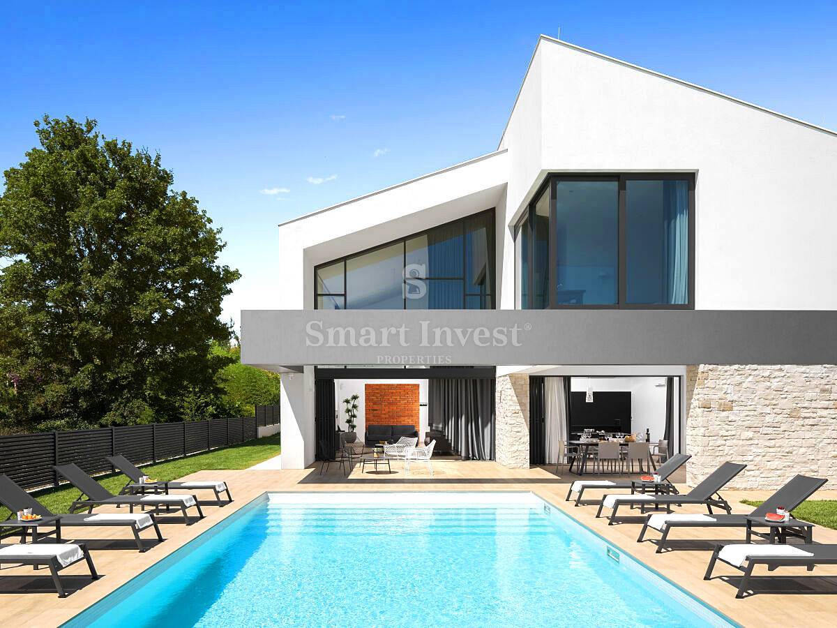 ISTRIA - MEDULIN, LUXURY VILLA WITH POOL, 2 km to the sea