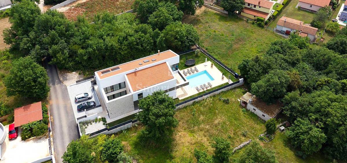 ISTRIA - MEDULIN, LUXURY VILLA WITH POOL, 2 km to the sea