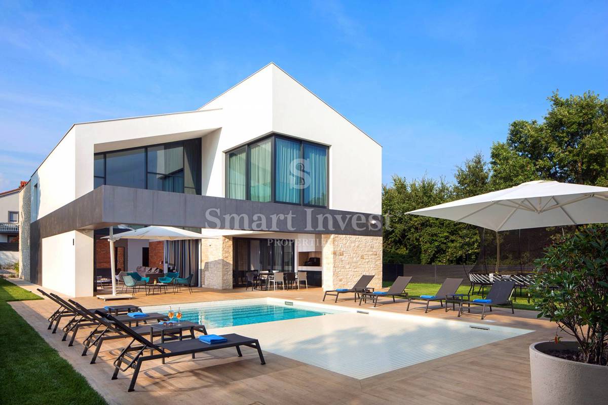 ISTRIA - MEDULIN, LUXURY VILLA WITH POOL, 2 km to the sea