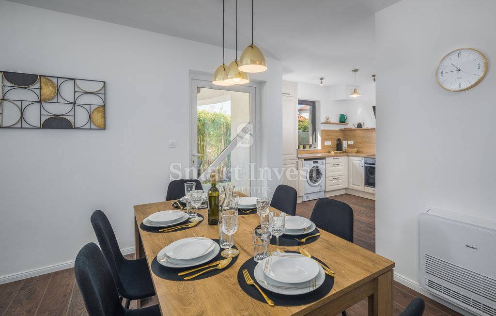 POREČ vicinity, DETACHED HOUSE WITH 3 APP AND POOL, 4 km to the sea