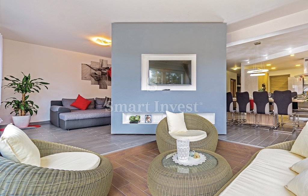 ISTRIA - MEDULIN vicinity, MODERN 4-BEDROOMS VILLA WITH POOL
