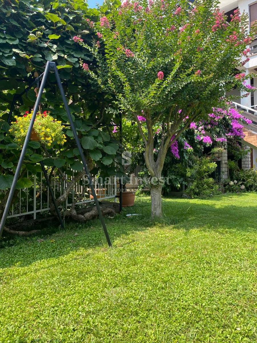 OPATIJA - CENTER, Samostojna hiša z bazenom, garažo in pogledom na morje, prodamo