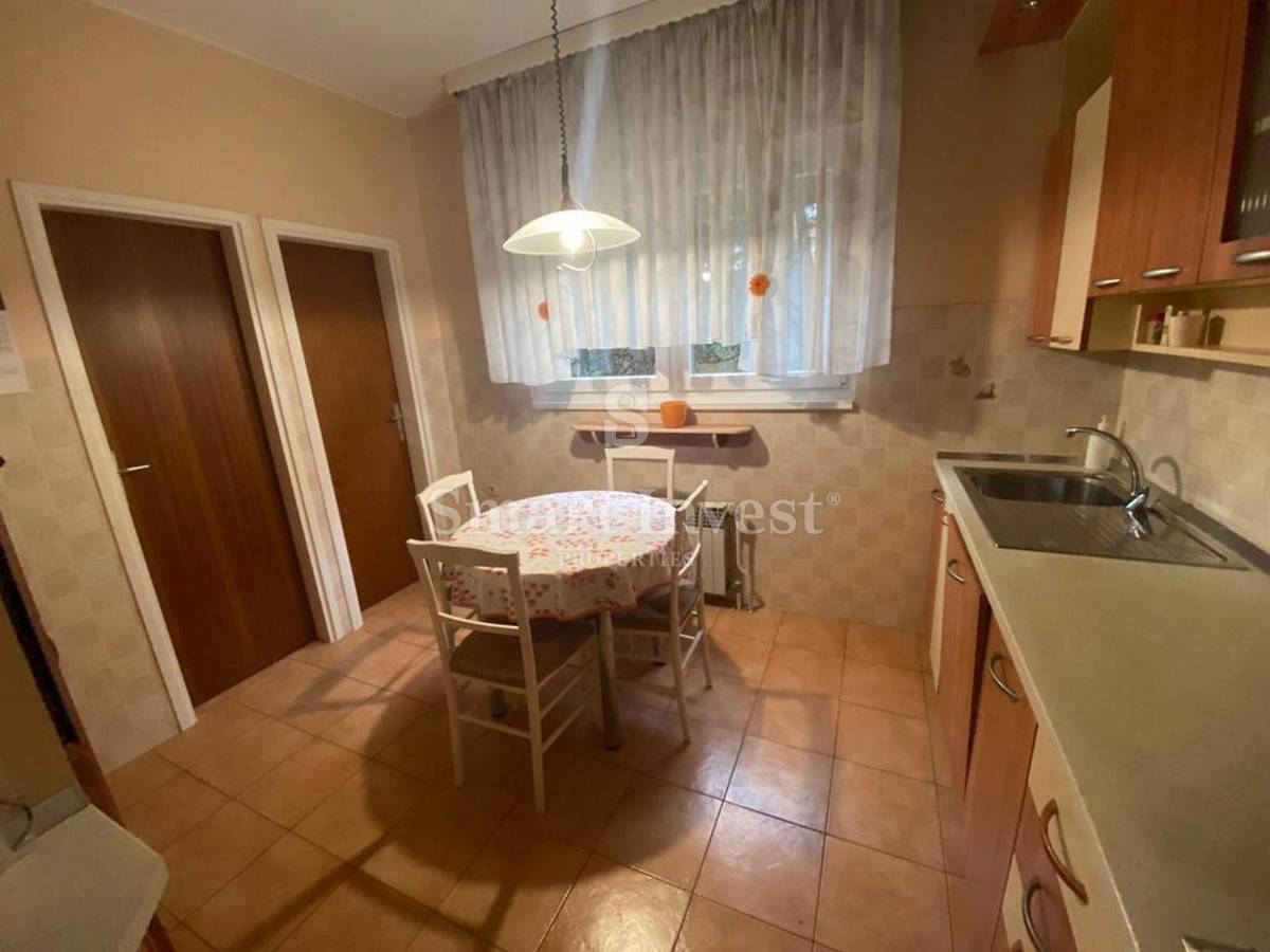 OPATIJA - CENTER, Samostojna hiša z bazenom, garažo in pogledom na morje, prodamo