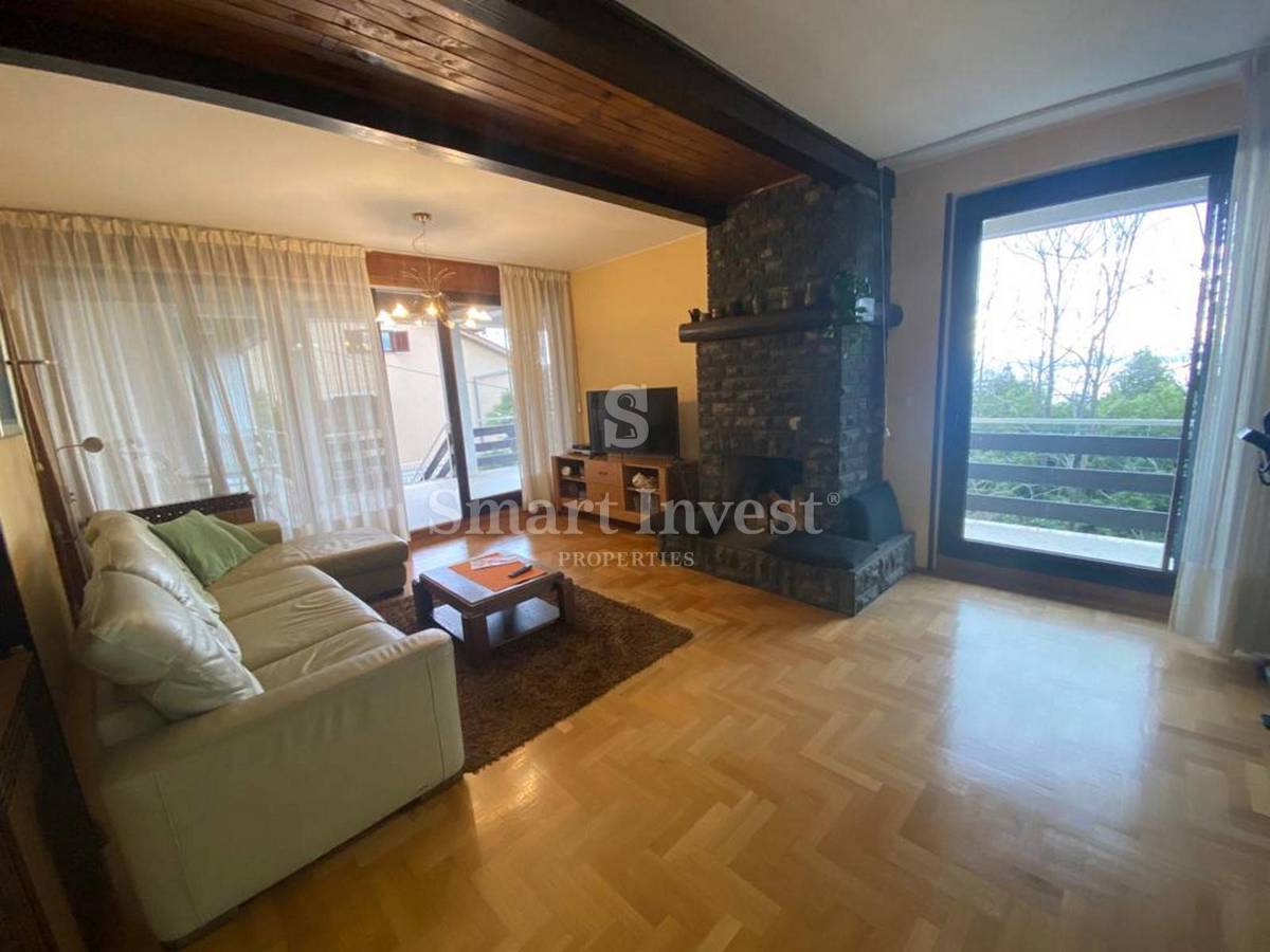 OPATIJA - CENTER, Samostojna hiša z bazenom, garažo in pogledom na morje, prodamo