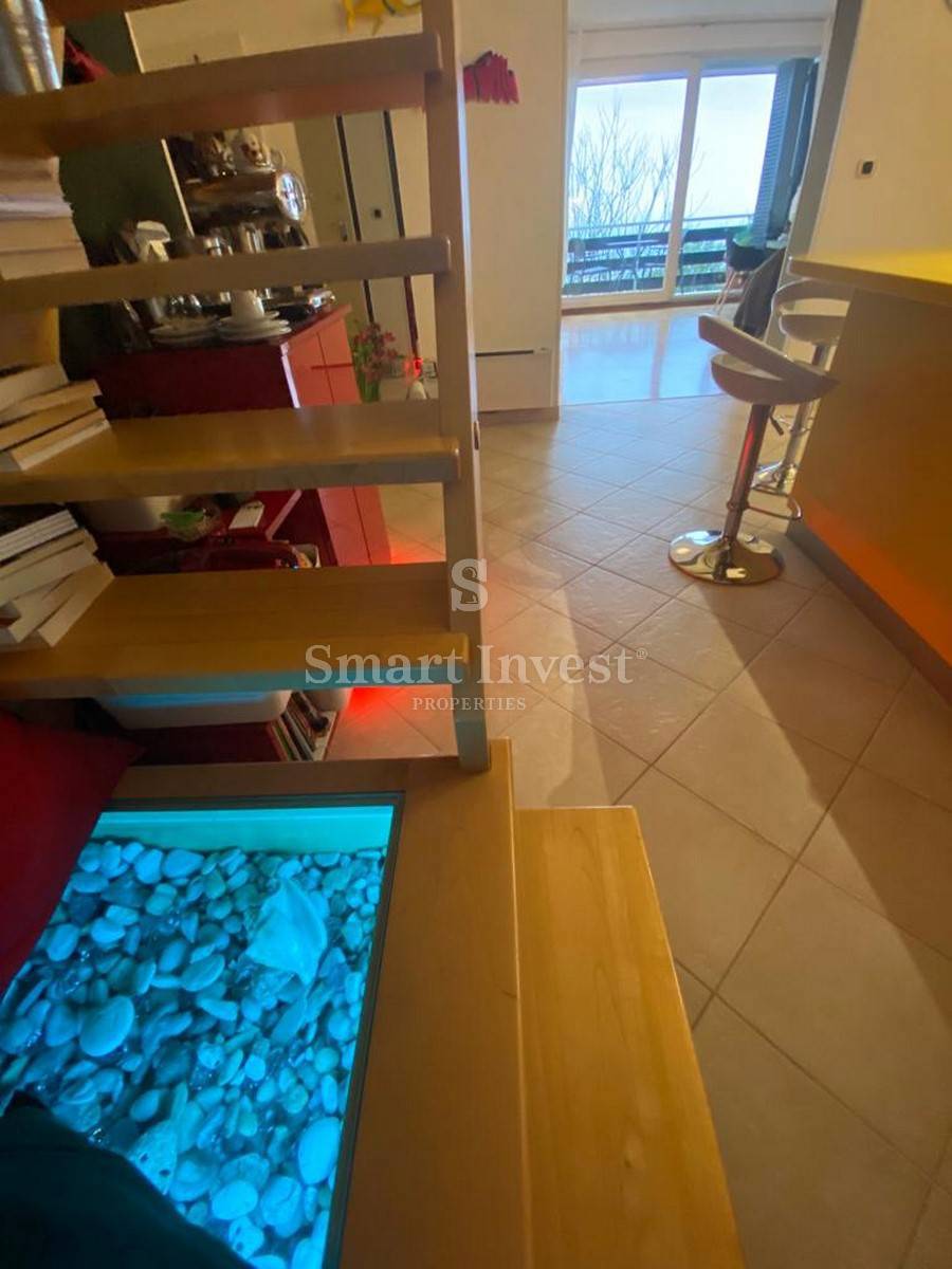 OPATIJA - CENTER, Samostojna hiša z bazenom, garažo in pogledom na morje, prodamo