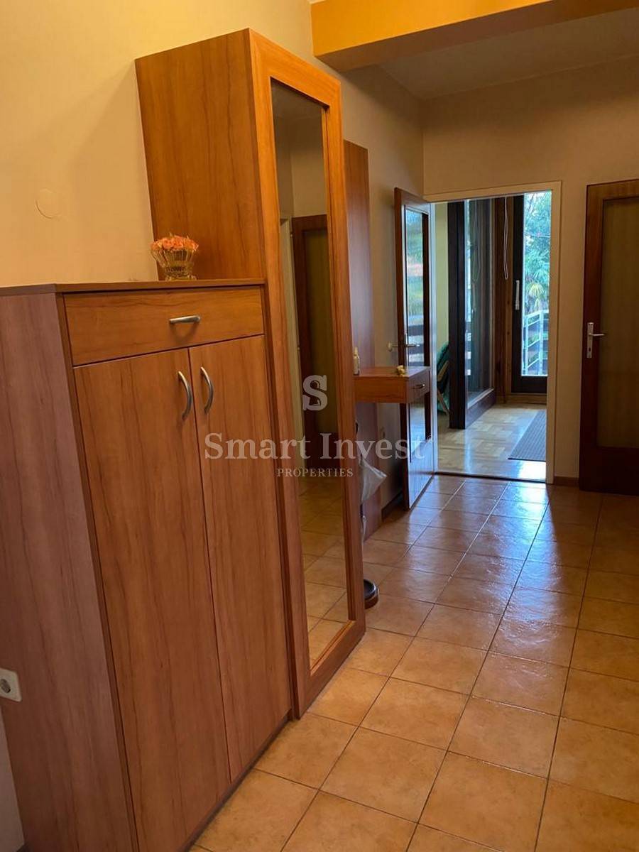 OPATIJA - CENTER, Samostojna hiša z bazenom, garažo in pogledom na morje, prodamo