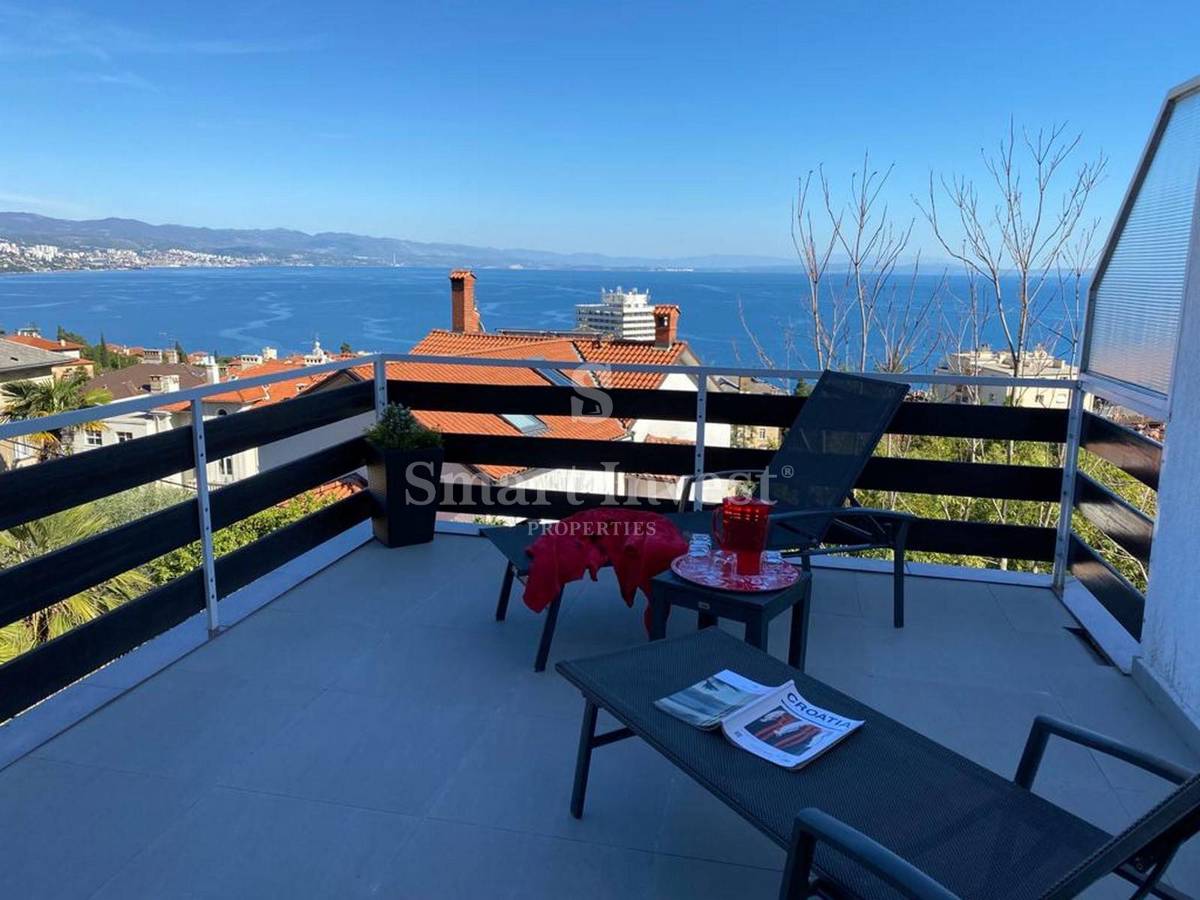 OPATIJA - CENTER, Samostojna hiša z bazenom, garažo in pogledom na morje, prodamo