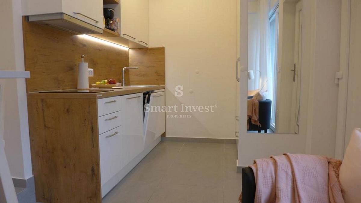 OPATIJA - CENTER, Samostojna hiša z bazenom, garažo in pogledom na morje, prodamo