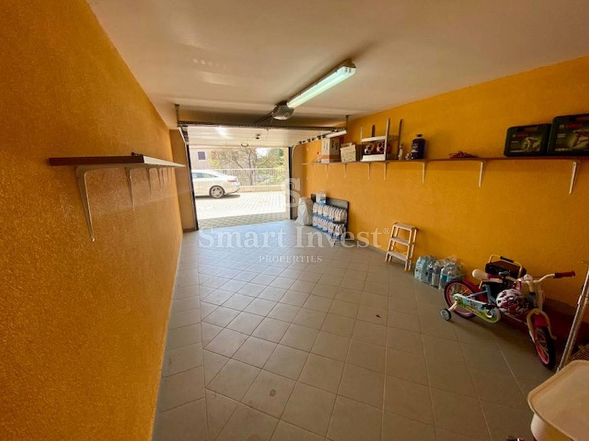 IČIĆI, 4-sobno stanovanje s pogledom na morje in garažo, prodamo