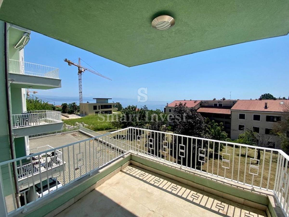 IČIĆI, 4-sobno stanovanje s pogledom na morje in garažo, prodamo