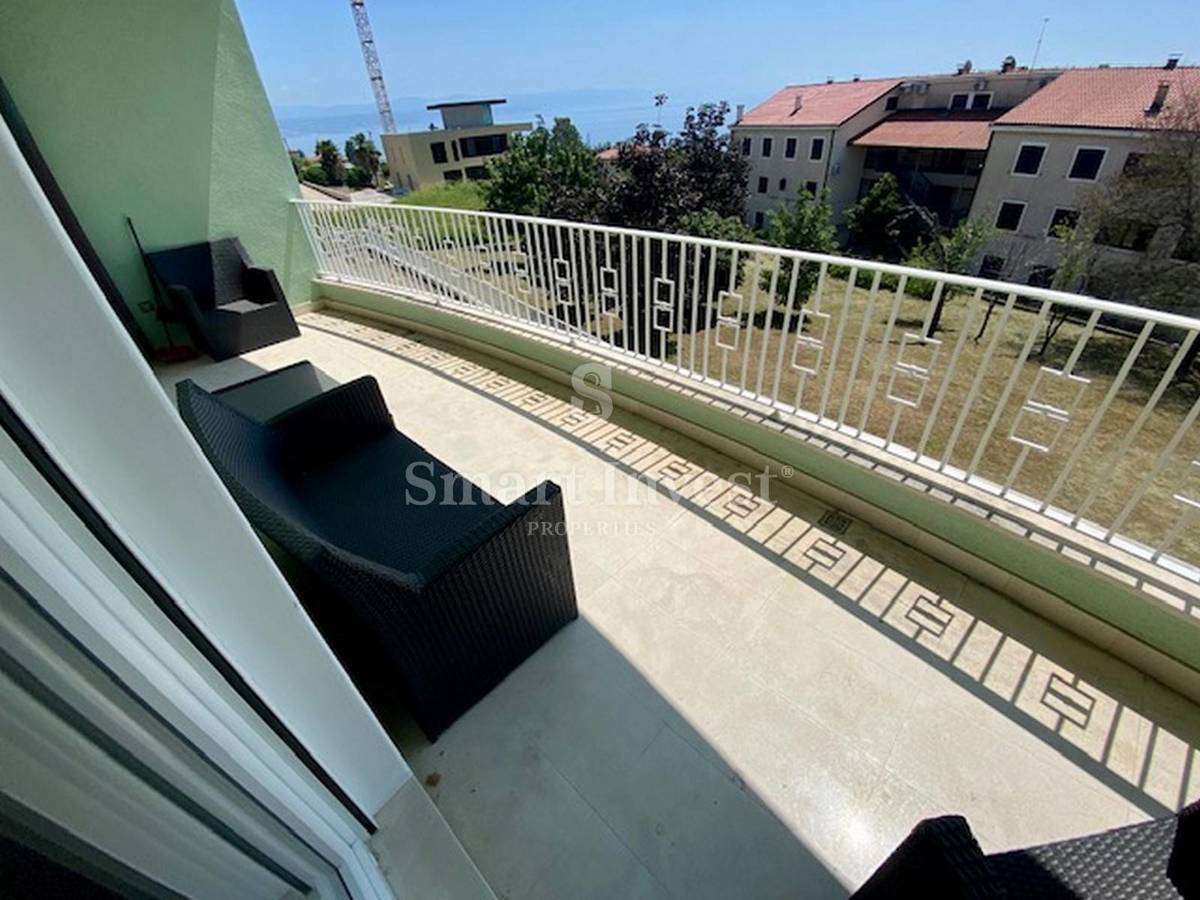 IČIĆI, 4-sobno stanovanje s pogledom na morje in garažo, prodamo