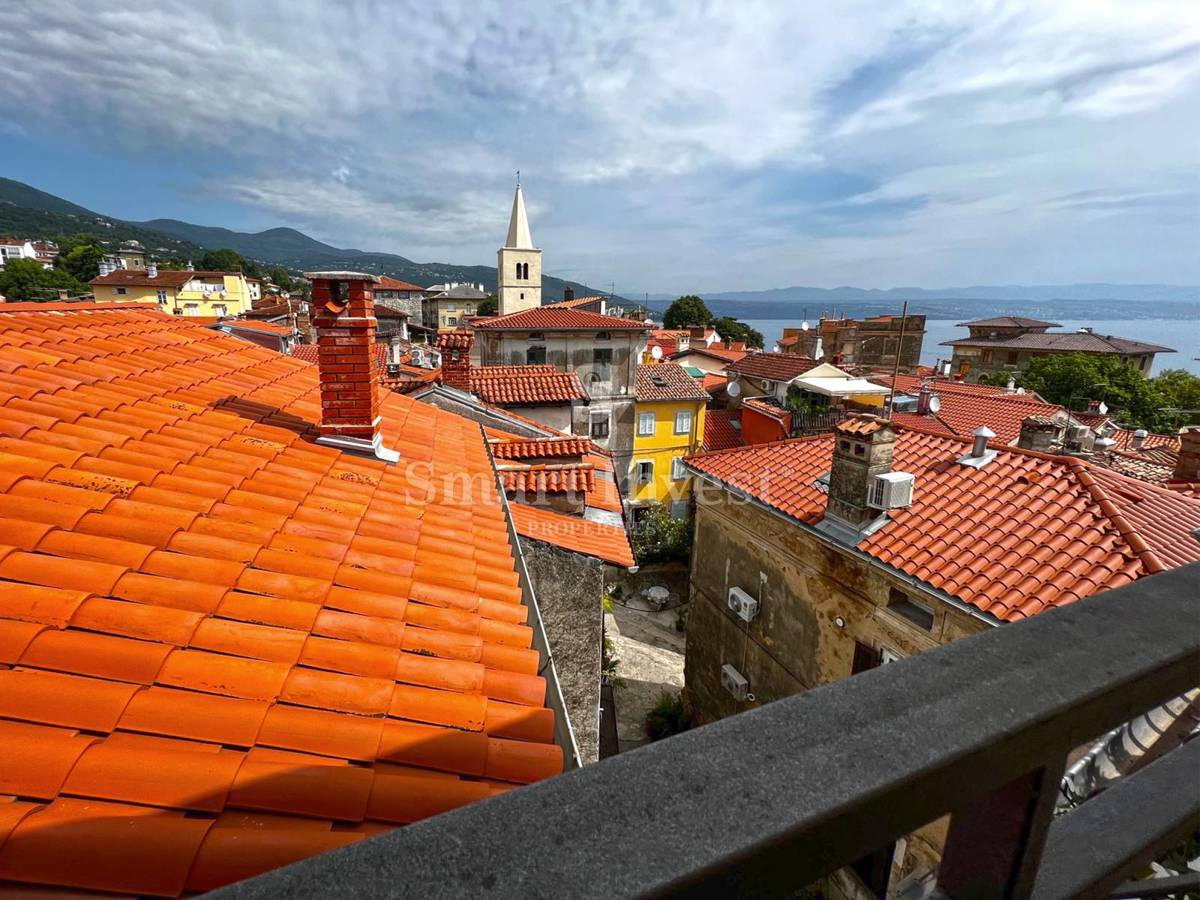 LOVRAN - CENTAR, del hiše s pogledom na morje, 50 m do morja