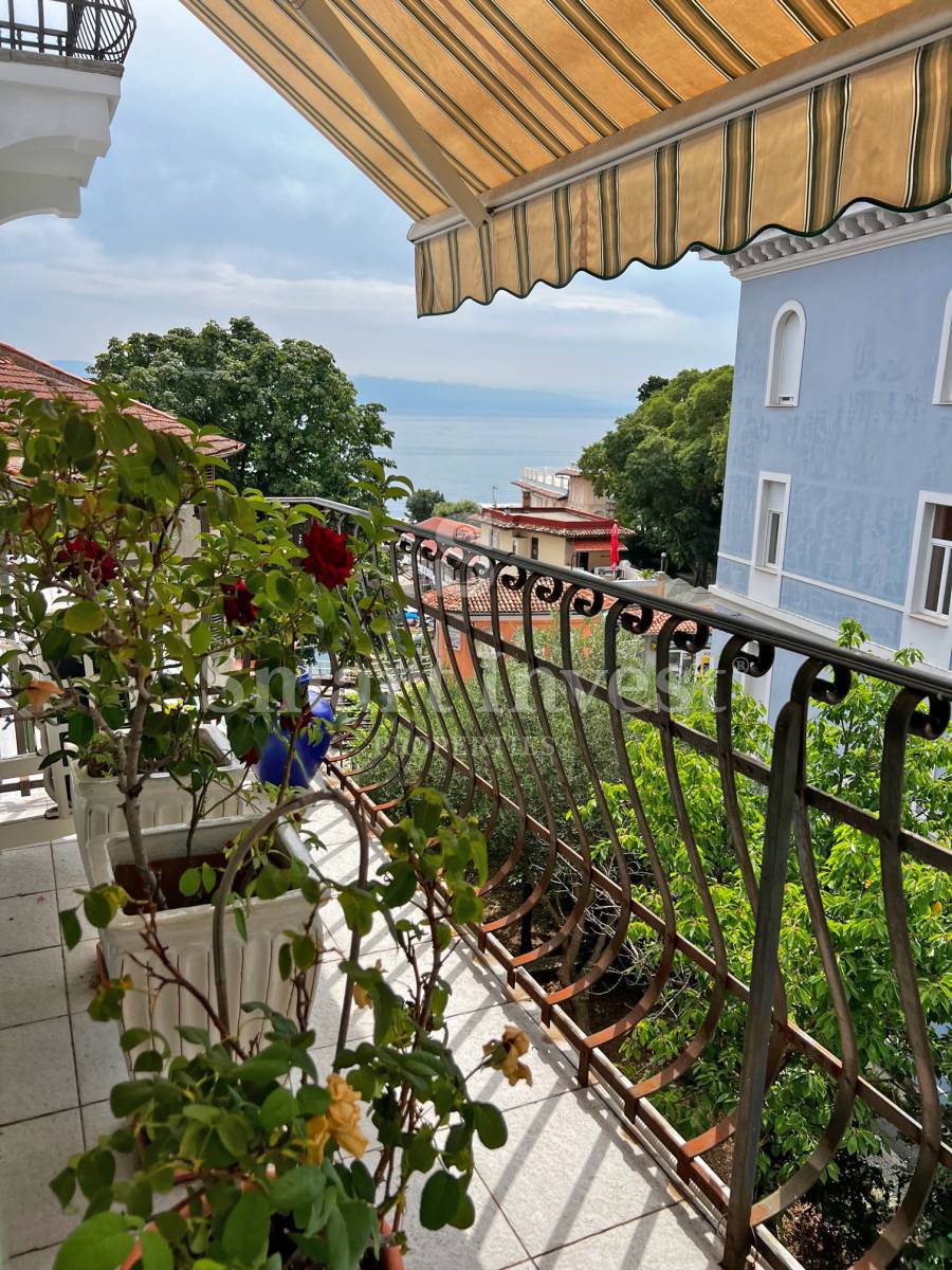 LOVRAN - CENTAR, del hiše s pogledom na morje, 50 m do morja