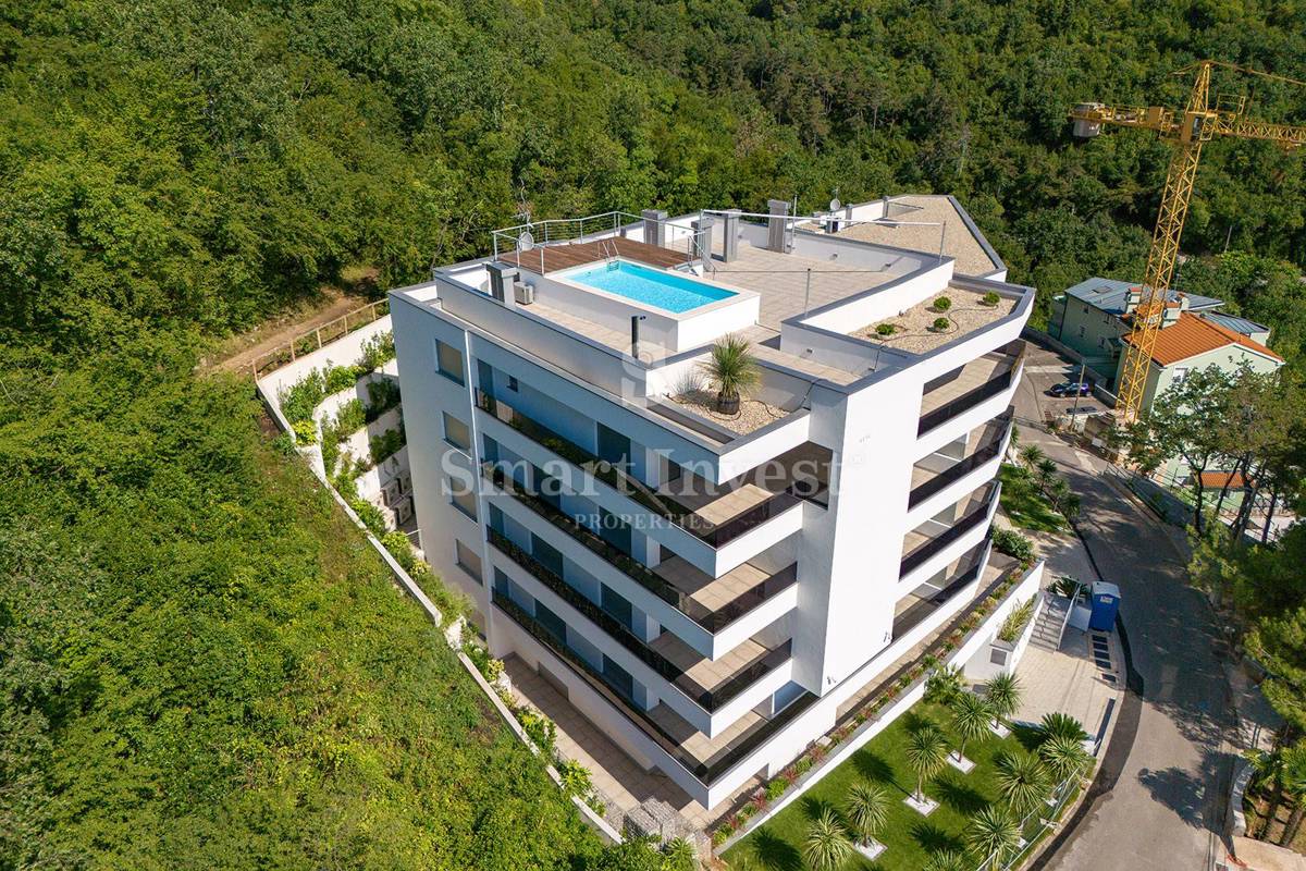 OPATIJA, luksuzno stanovanje s pogledom na morje in skupnim bazenom