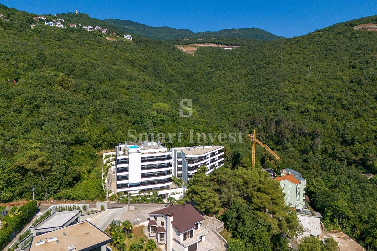 OPATIJA, luksuzno stanovanje s pogledom na morje in skupnim bazenom