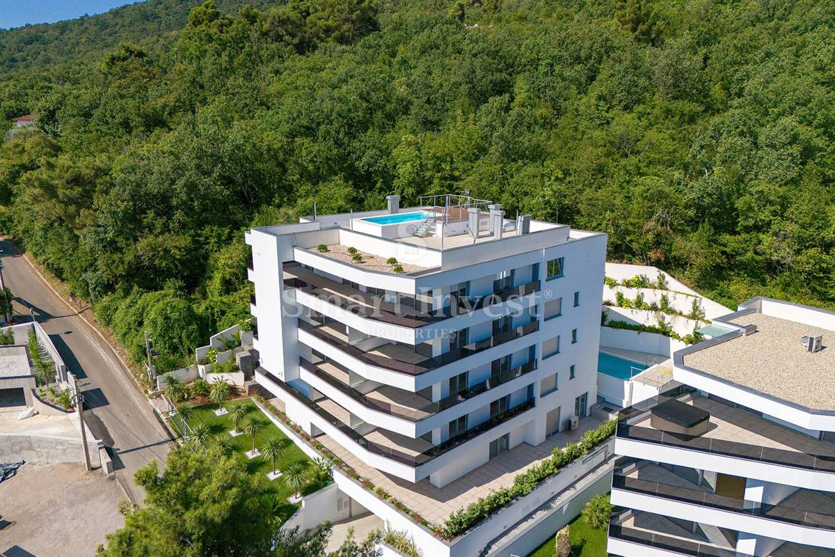 OPATIJA, luksuzno stanovanje s pogledom na morje in skupnim bazenom