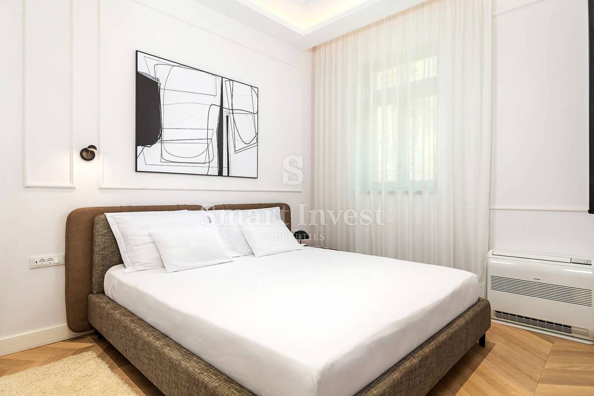 OPATIJA – CENTER, Luxury apartment in a renovated villa 1st row to the sea (A2)