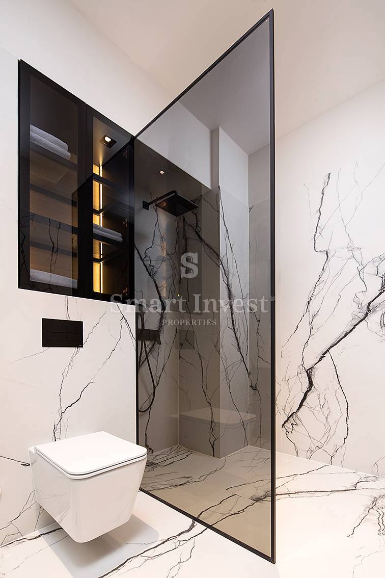 OPATIJA – CENTER, Luxury apartment in a renovated villa 1st row to the sea (A2)