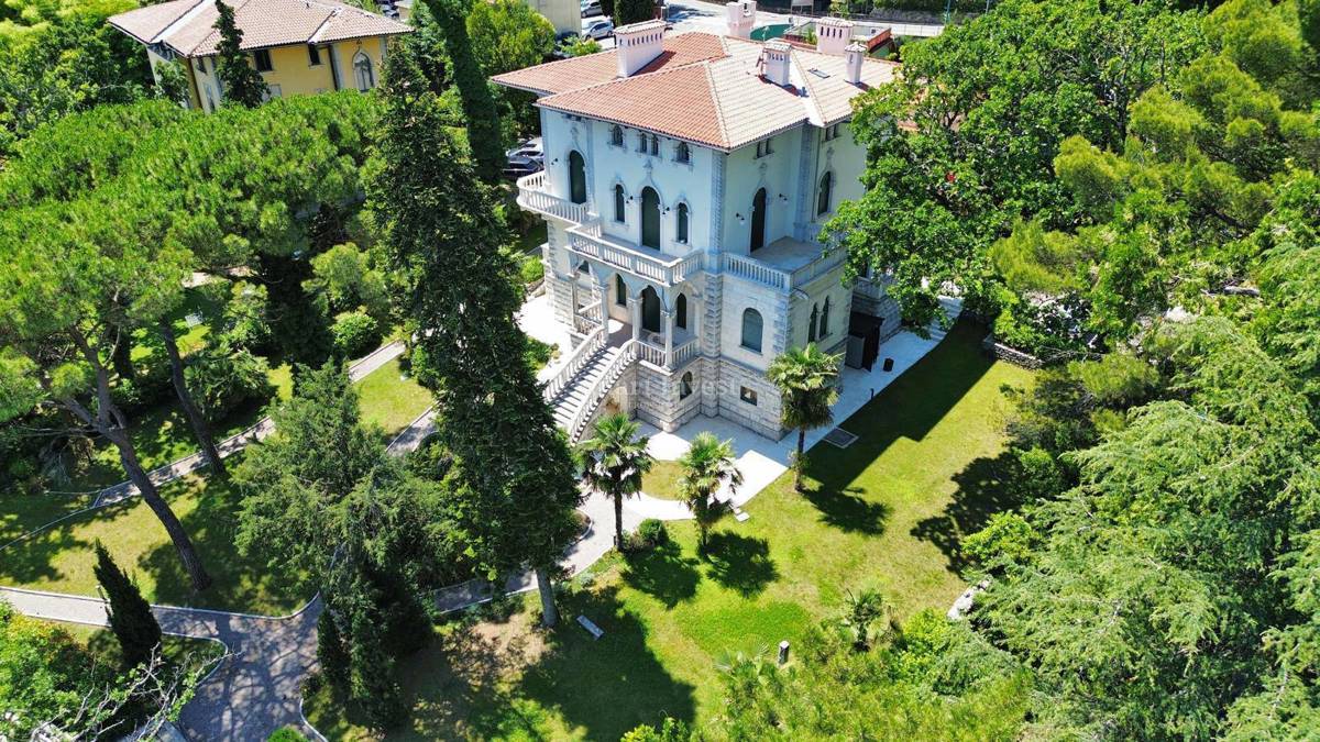 OPATIJA, obnovljena avstro-ogrska vila ob morju