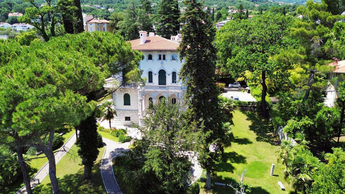 OPATIJA, obnovljena avstro-ogrska vila ob morju